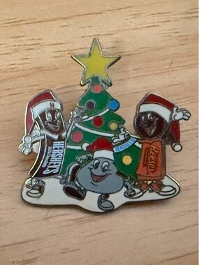 Hershey Park Collectible Pin Trading Trading Chocolate Reese's Kisses Pin